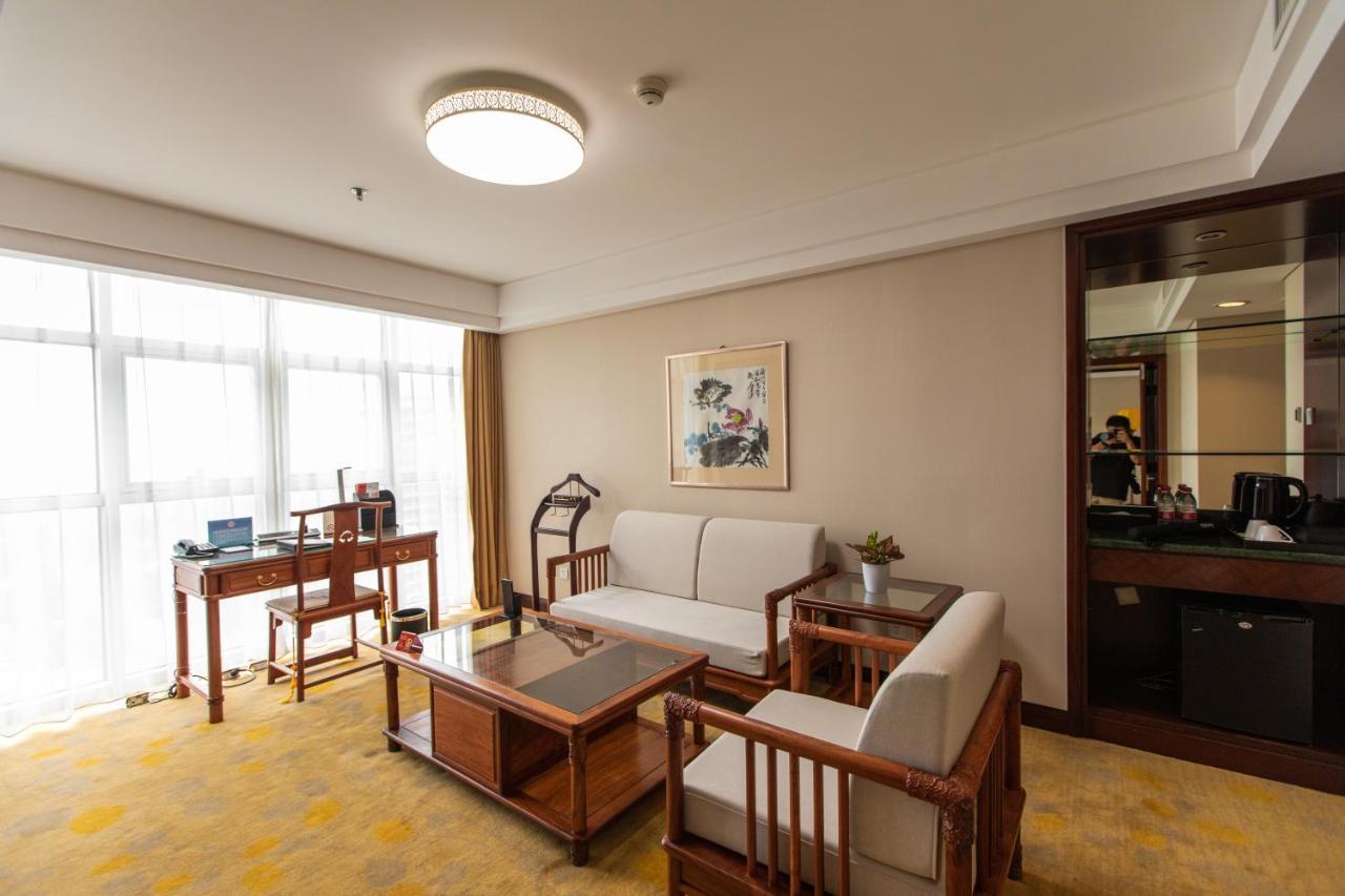 Hotel Broadcasting Tower 4*