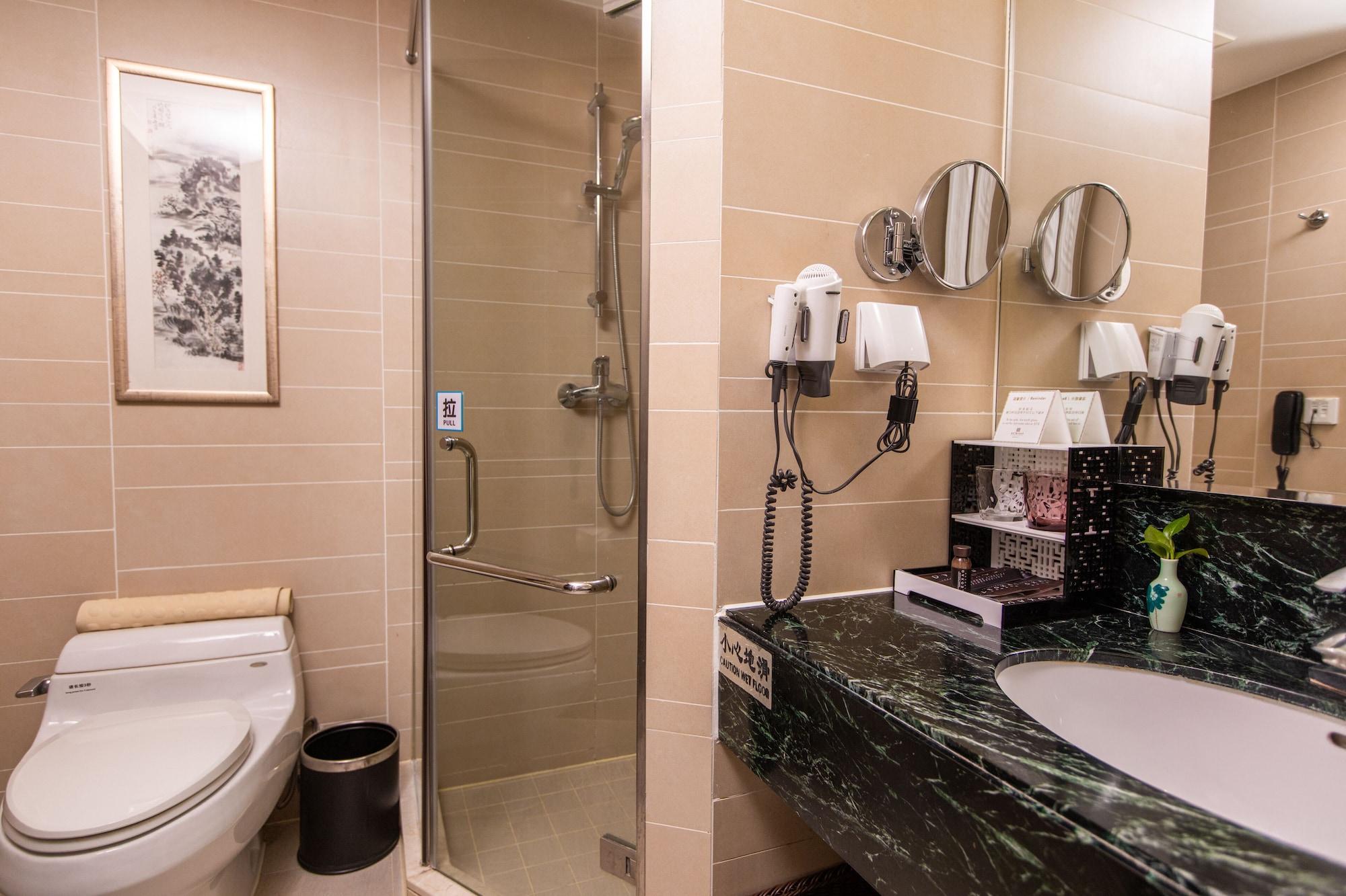 Hotel Broadcasting Tower 4*